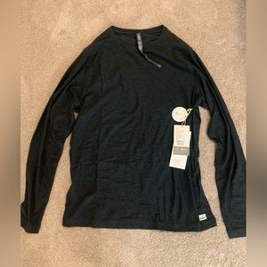 Long Sleeve Strato Tech Heather Grey. New, never worn, tags still on it